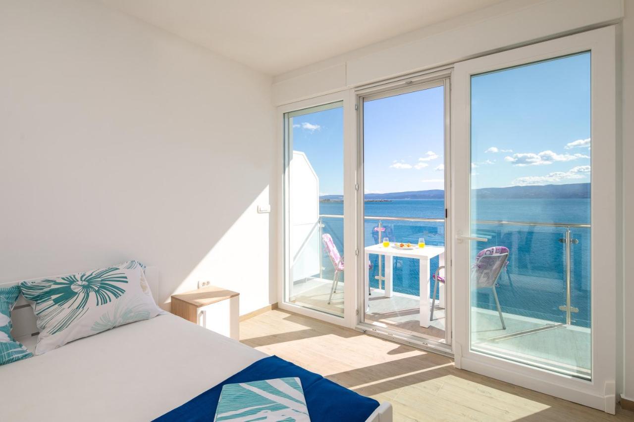 Absolute Beach Holidays Dugi Rat Exterior foto