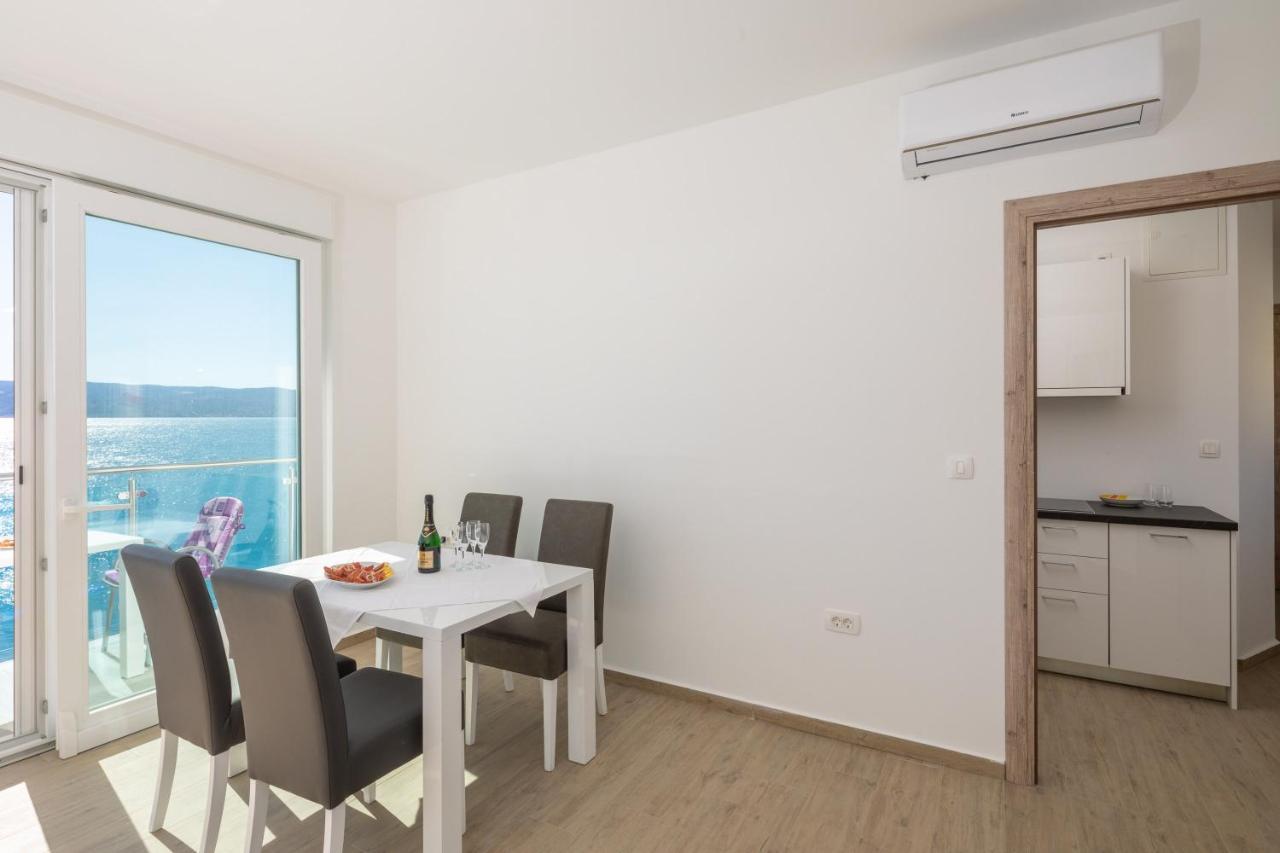Absolute Beach Holidays Dugi Rat Exterior foto