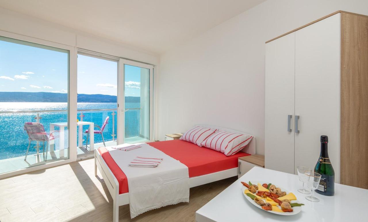 Absolute Beach Holidays Dugi Rat Exterior foto